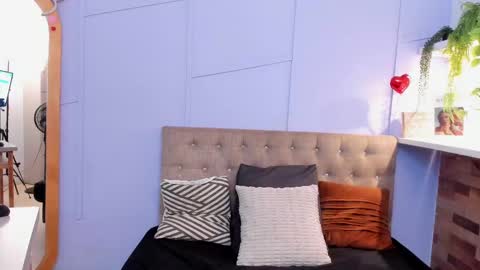 Snapshot of saranaomy_ chatting on 10.26.25 Sara and Edward online show from 10.26.25