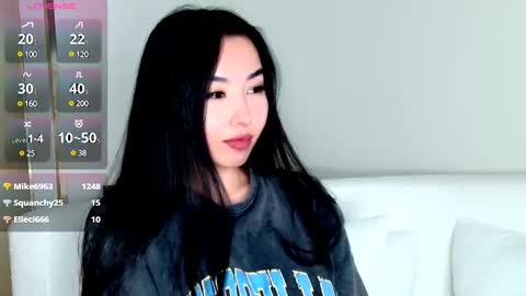 Mia online show from 12.16.24