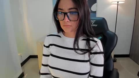 I am Sara  online show from 12.18.25