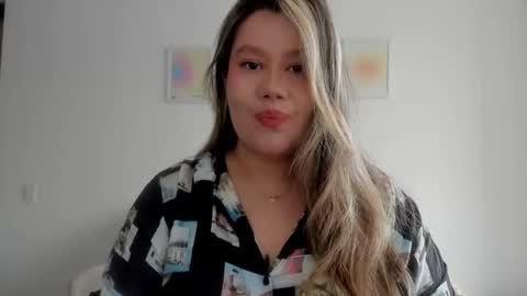Sara  sarasmithfun by instagram online show from 06.05.26
