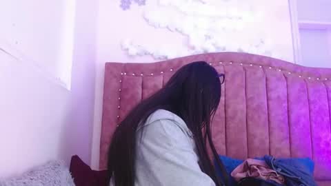 sarastonesx online show from 01.10.25