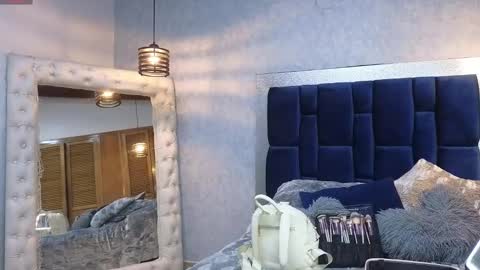 Snapshot of sarawilliamss_ chatting on 02.01.25 Sara W online show from 02.01.25