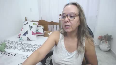 Snapshot of saray1221 chatting on 03.01.26 saray1221 online show from 03.01.26