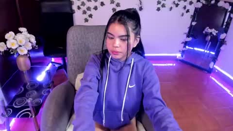 saray__jones online show from 01.20.25