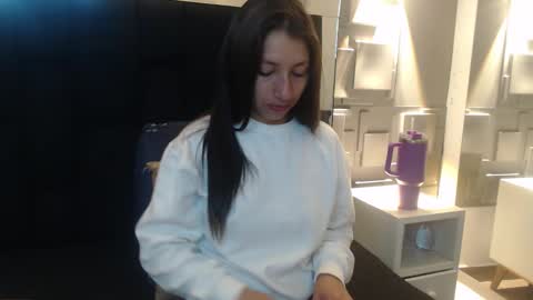 Saray Pink online show from 01.15.26