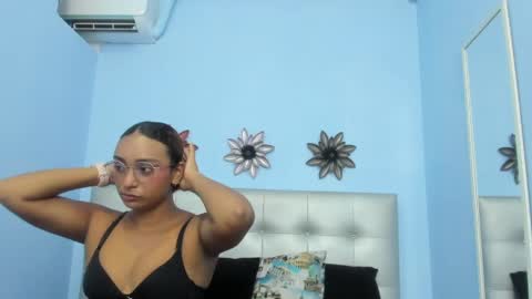 Snapshot of saray_sexy_love chatting on 04.07.26 saray_sexy_love online show from 04.07.26