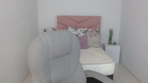 Snapshot of sarayvega_ chatting on 10.24.25 Saray Vega online show from 10.24.25