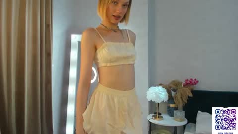 Your Selena 3 online show from 09.13.25