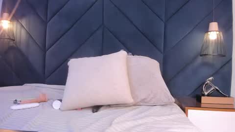 Sara  online show from 01.04.25