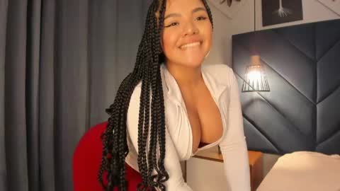 Snapshot of sarita_hills chatting on 05.16.26 Sara online show from 05.16.26