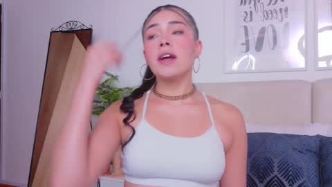 Sara online show from 10.25.25