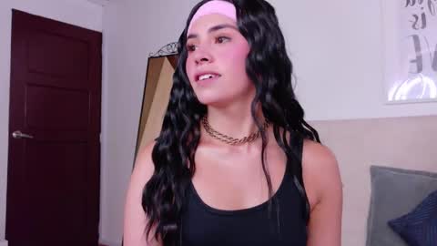 Sara online show from 11.18.25