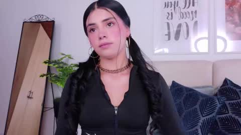 Sara online show from 11.25.25