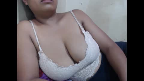 saronette online show from 02.20.25