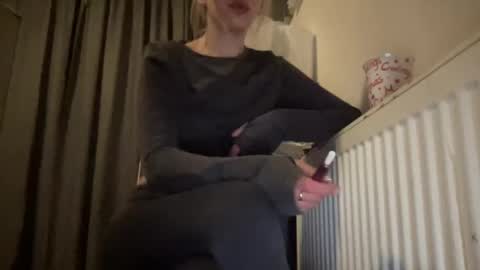 Sarrah online show from 02.04.25