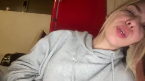 Sarrah online show from 02.26.25