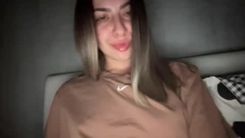 Sarrah online show from 09.14.25