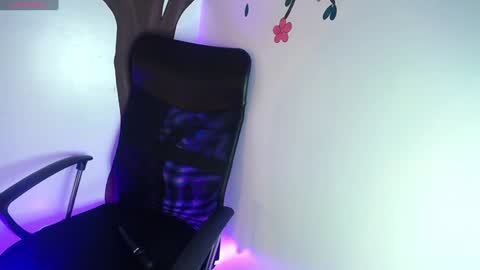 Sasha Brattz online show from 12.22.24