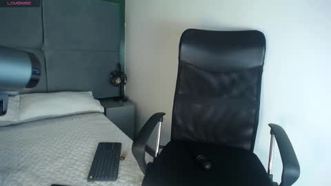 Sasha Brattz online show from 02.22.25