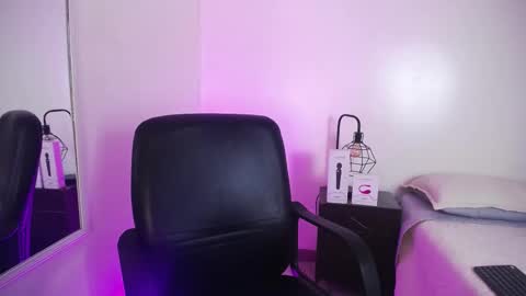 Sasha Brattz online show from 09.17.25