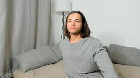 Snapshot of sasha_vesmus chatting on 12.21.25 Sasha Vesmus online show from 12.21.25