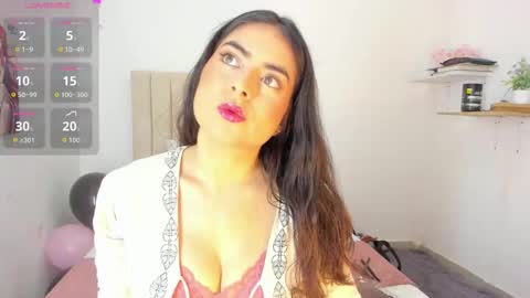 Snapshot of sashaa_petit chatting on 09.10.25 Sashaa online show from 09.10.25