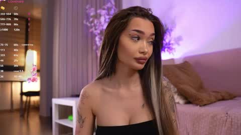 Snapshot of sashafererra chatting on 05.17.26 sashafererra online show from 05.17.26