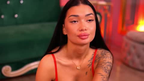 Snapshot of sashaferrera chatting on 02.26.25 Dennise online show from 02.26.25