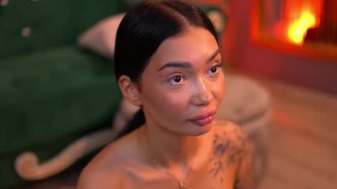 Snapshot of sashaferrera chatting on 03.09.25 Dennise online show from 03.09.25