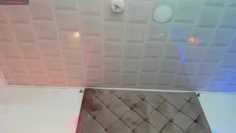 Snapshot of sashajune chatting on 12.05.24 selene online show from 12.05.24