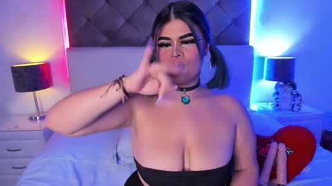 Snapshot of sashajune chatting on 02.21.25 selene online show from 02.21.25