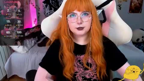 Snapshot of sashasoyyyy chatting on 12.14.24 Sashasoy online show from 12.14.24