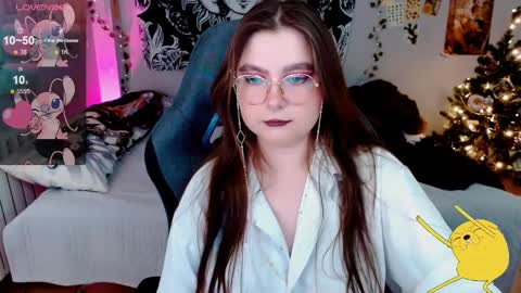 Snapshot of sashasoyyyy chatting on 12.20.24 Sashasoy online show from 12.20.24