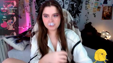 Snapshot of sashasoyyyy chatting on 02.15.25 Sashasoy online show from 02.15.25