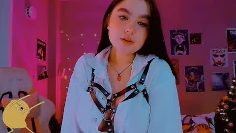 Snapshot of sashasoyyyy chatting on 10.17.25 Sashasoy online show from 10.17.25