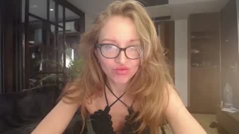 Snapshot of sashasweetsasha chatting on 12.26.24 Sasha online show from 12.26.24