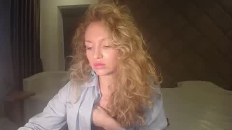 Snapshot of sashasweetsasha chatting on 11.21.25 Sasha online show from 11.21.25