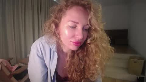 Snapshot of sashasweetsasha chatting on 12.05.25 Sasha online show from 12.05.25