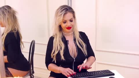 Sasha online show from 12.24.24