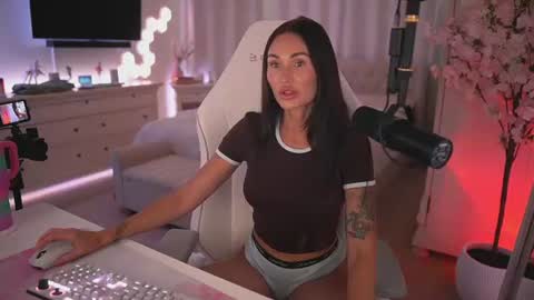sashawest_official online show from 06.18.26