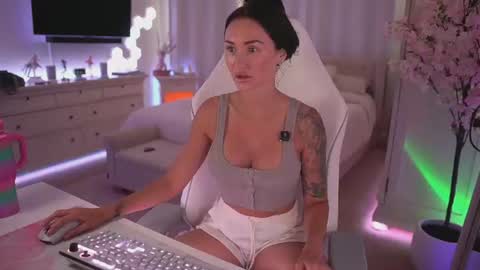 sashawest_official online show from 07.15.26