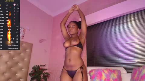 SashhaLux22 online show from 02.22.25