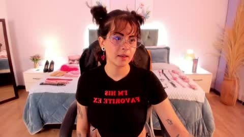 Snapshot of saskia_vellour chatting on 04.24.26 saskia_vellour online show from 04.24.26