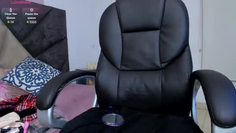 saskiagrendel online show from 03.04.26