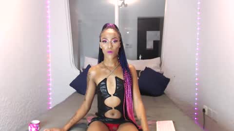 Snapshot of sassy_kylie26 chatting on 03.02.25 Kylie online show from 03.02.25