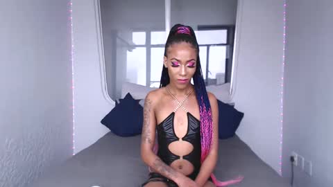 Snapshot of sassy_kylie26 chatting on 03.03.25 Kylie online show from 03.03.25