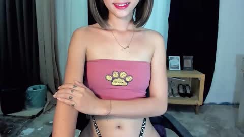 Snapshot of sassy_naughty chatting on 04.14.26 lovely Khaty online show from 04.14.26