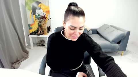 sassytiff online show from 01.10.26