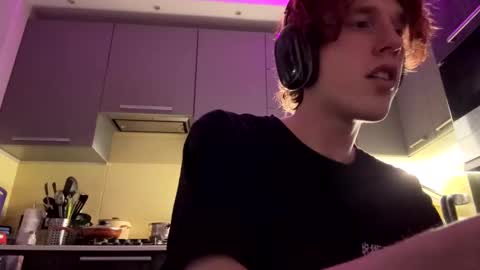 Snapshot of sat1sfaction chatting on 01.31.26 Kristof online show from 01.31.26