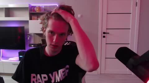 Snapshot of sat1sfaction chatting on 03.03.26 Kristof online show from 03.03.26